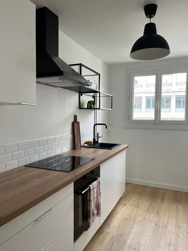 Cuisine après rénovation et modernisation de l'appartement