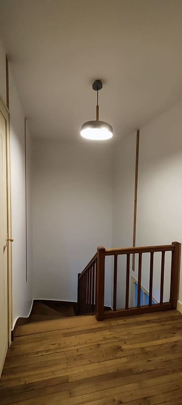 Palier et escalier après travaux de rénovation intérieure
