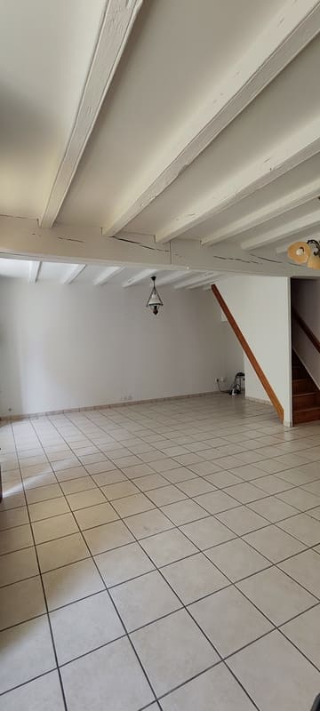 Travaux de rafraîchissement d'une pièce de vie