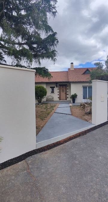 Reprise d&rsquo;une voie d&rsquo;accès à une maison d&rsquo;habitation 