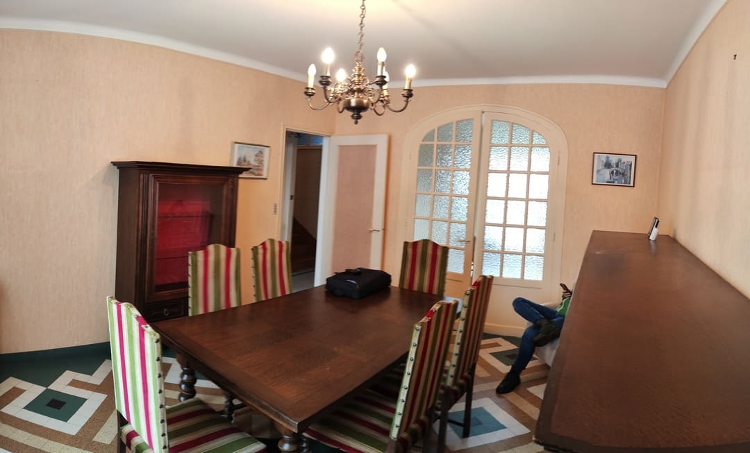 Pièce de vie avant travaux de rénovation intérieure